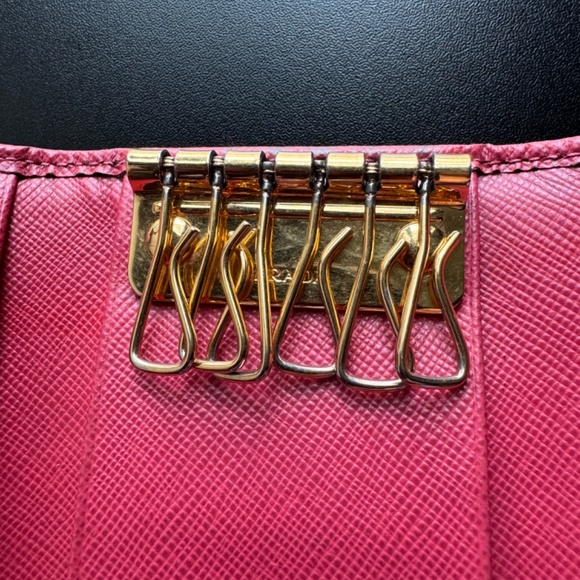 Authentic PRELOVED Pink Prada Saffiano Compact Key Wallet - Picture 5 of 7